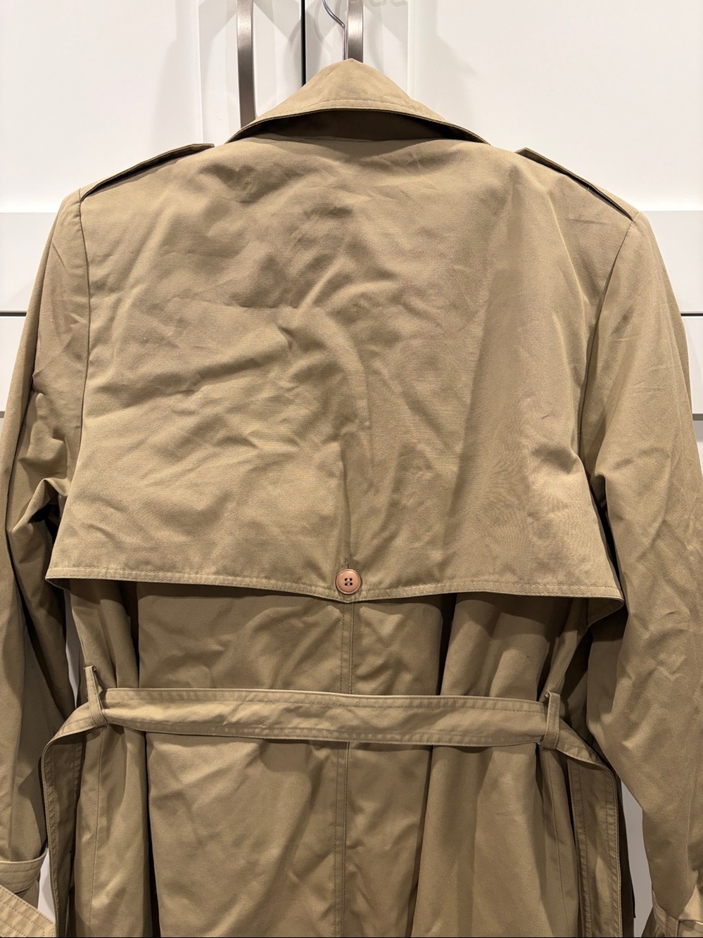 Classic Tan Trench Coat with Belt - Picture 6 of 6